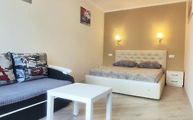 Апартаменты ЛЮКС на улица Софии Русовой 7 Near metro Poznyaki LUX apartment on Sofia Rusova street 7
